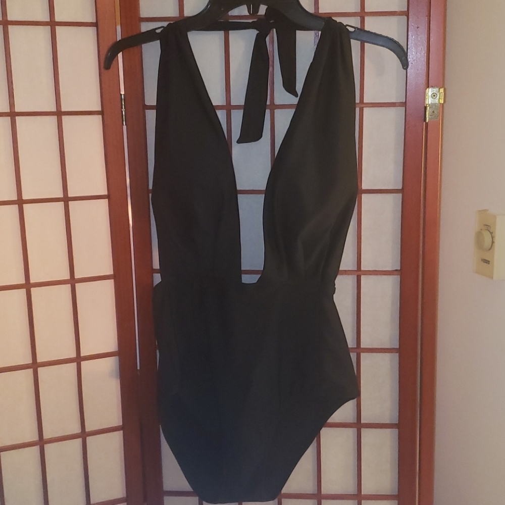 💥3/$10. Black 1 Piece Swimsuit M